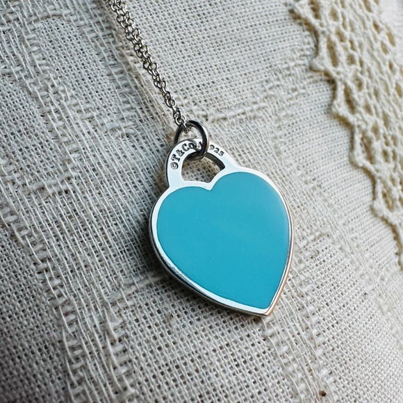 Tiffany & Co. SMALL RTT Blue Enamel Double Heart Necklace in Silver - Picture 5 of 10